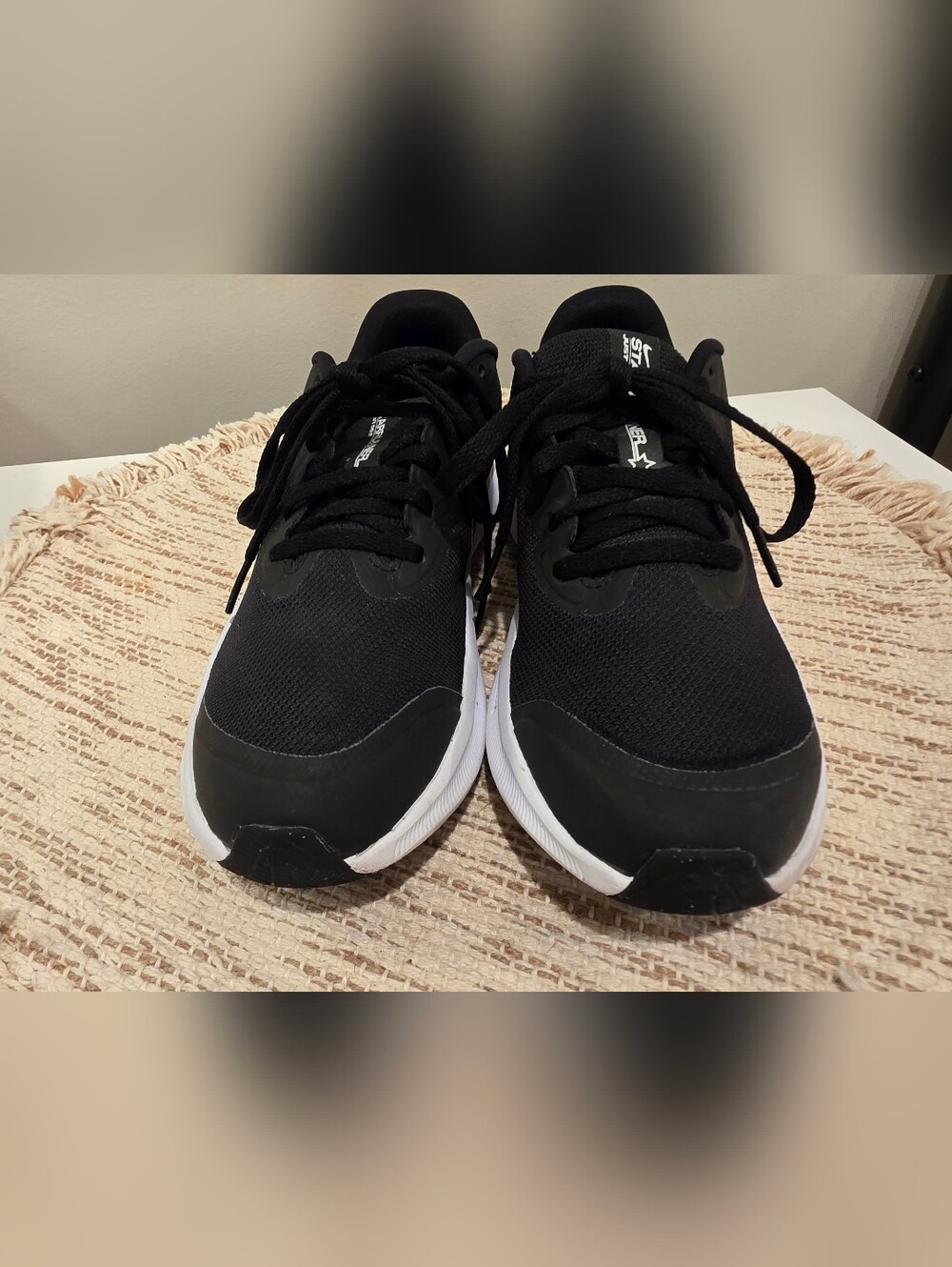 Nike Kids Boys Youth Size 4Y Black Star Runner Running Shoes - Athletic Sneakers - Picture 6 of 6